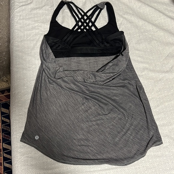 Lululemon Slay The Studio 2-In-1 Tank, size 6 - Picture 5 of 8